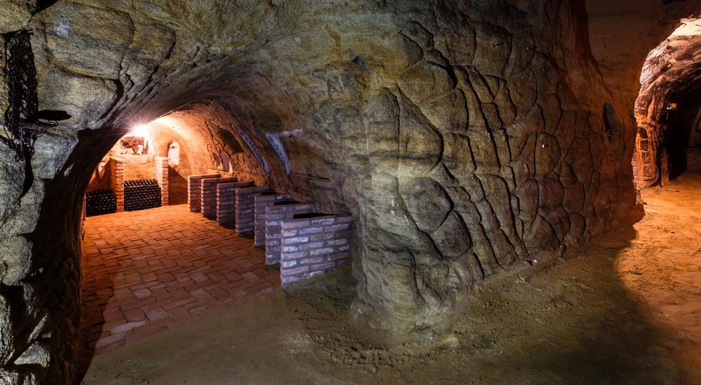 Nad Vinnym Sklipkem Znojmo Buitenkant foto